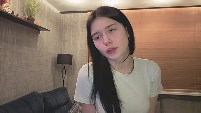 SweetieWink online show from April 2026 10:05:02 PM