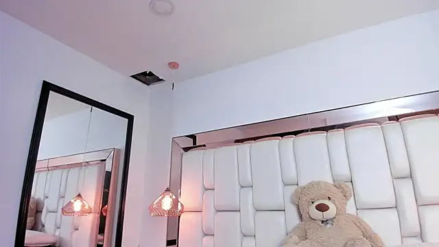 VaneAguirre online show from April 2026 12:34:01 PM