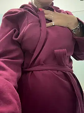 Supremegirlvibes online show from June 2026 07:52:02 PM