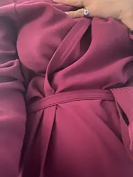 Supremegirlvibes online show from April 2026 01:45:02 PM