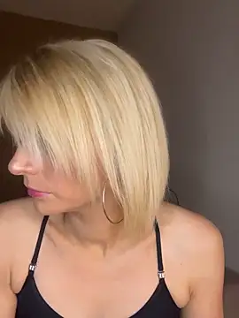 Snapshot of evaluminax chatting on April 2026 11:12:02 PM evaluminax online show from April 2026 11:12:02 PM