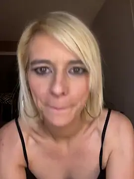 Snapshot of evaluminax chatting on April 2026 03:35:01 AM evaluminax online show from April 2026 03:35:01 AM