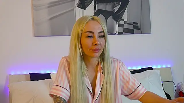 FrancescaGrayy online show from June 2026 06:57:02 PM