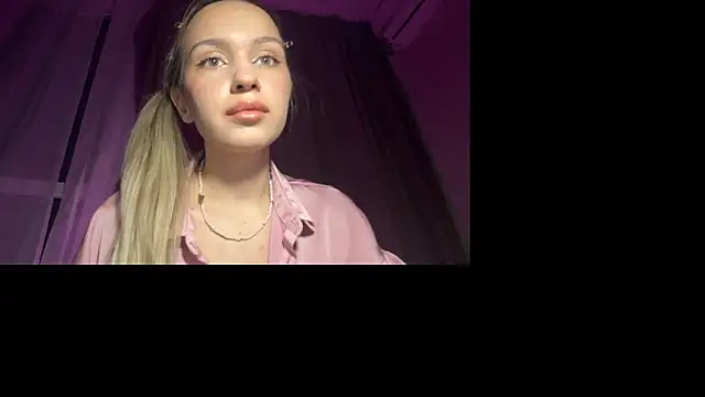 Candy Loveee online show from March 2026 10:41:01 PM