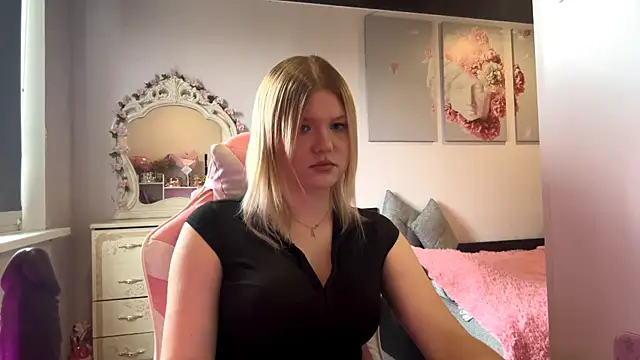 SweettAnny online show from June 2026 12:39:01 PM