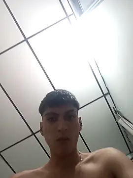 Diablito045 online show from April 2026 10:33:02 PM