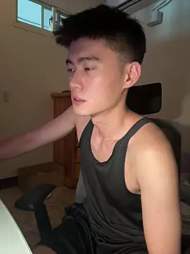 Snapshot of CalvinHY chatting on July 2026 04:18:02 AM CalvinHY online show from July 2026 04:18:02 AM