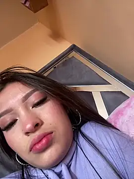 Itze Mua online show from May 2026 02:13:02 PM