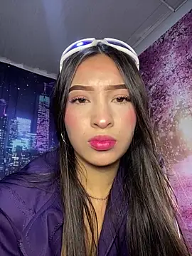Itze Mua online show from March 2026 04:03:01 AM
