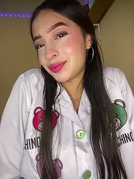 Itze Mua online show from April 2026 12:48:01 AM