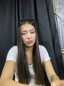 Itze Mua online show from June 2026 02:05:02 AM