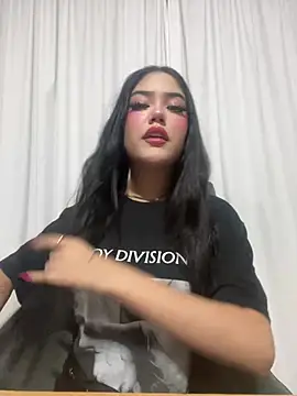 dollsweety19 online show from June 2026 03:45:02 AM