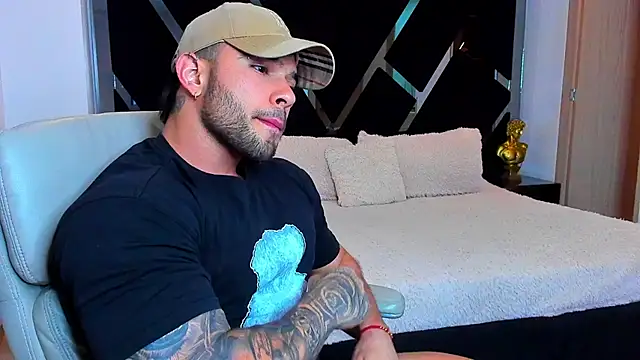 Raytorres online show from April 2026 08:15:01 PM