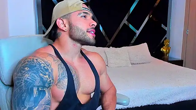 Raytorres online show from May 2026 11:10:02 PM