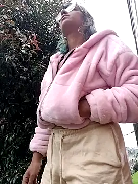 Abby 1-0 online show from April 2026 12:23:01 PM