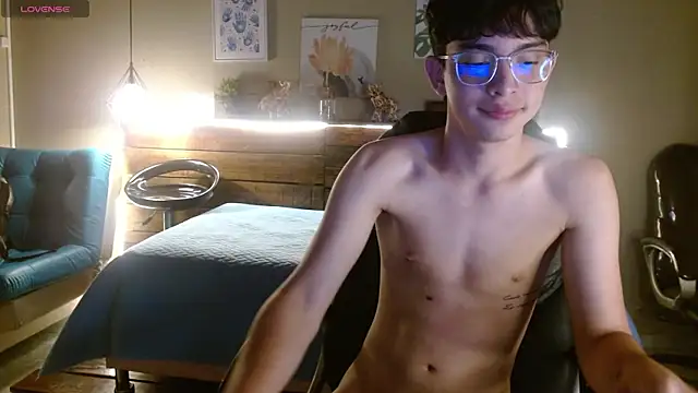 SantiTwinkyy online show from April 2026 12:23:01 PM