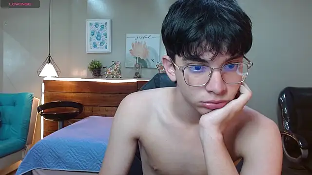 SantiTwinkyy online show from April 2026 12:21:02 PM