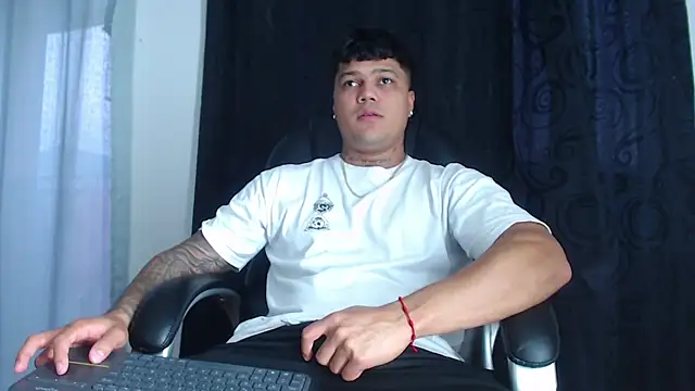 Pedro x777 online show from April 2026 10:49:02 PM