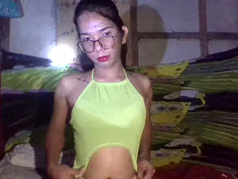 Lady trix01 online show from May 2026 04:01:02 PM