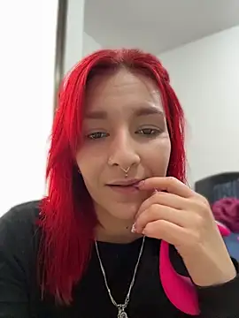 Amelie-RedHoney online show from April 2026 07:32:01 PM