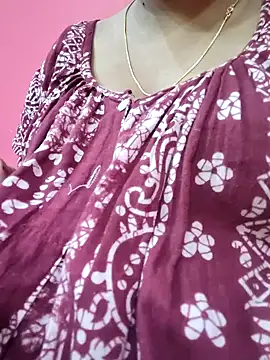 Snapshot of itz-priya chatting on April 2026 10:15:01 PM itz-priya online show from April 2026 10:15:01 PM