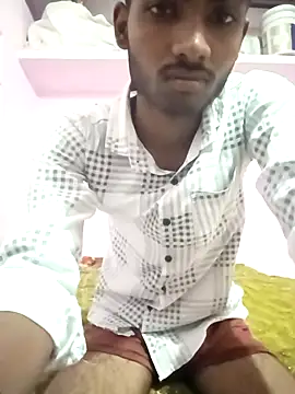 Snapshot of THA_KITTY chatting on April 2026 06:30:01 AM THA KITTY online show from April 2026 06:30:01 AM