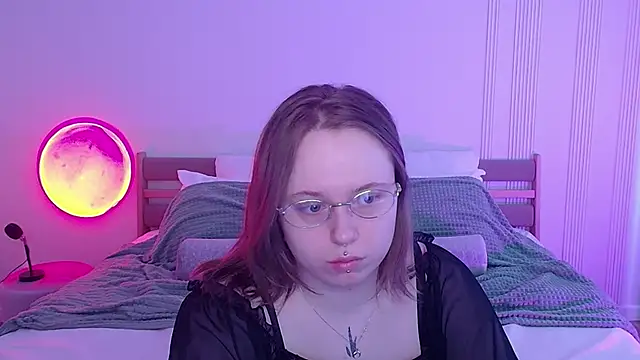 SelenaLily online show from April 2026 02:57:01 PM