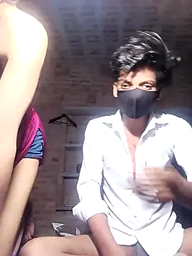 COUPLE-HOTS online show from April 2026 04:21:01 PM