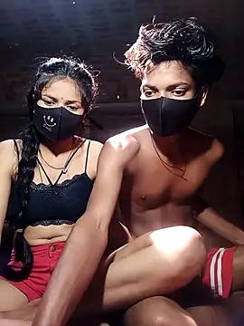 COUPLE-HOTS online show from April 2026 07:03:02 AM