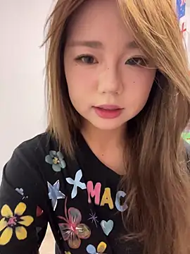 DAHLiA95 online show from May 2026 11:49:01 AM