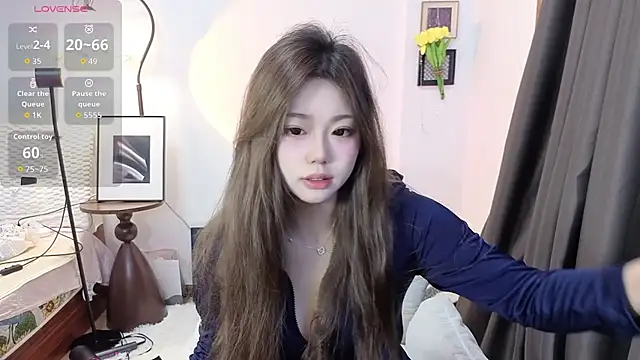 DAHLiA95 online show from May 2026 12:42:01 PM