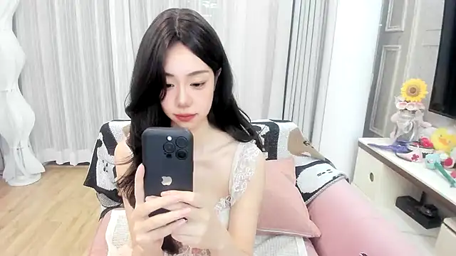 jolie 33 online show from April 2026 01:45:02 PM
