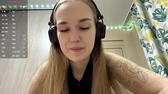DenitaSpace online show from April 2026 02:19:01 PM