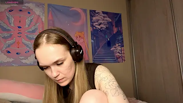 DenitaSpace online show from May 2026 01:37:02 PM