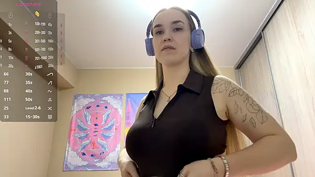 DenitaSpace online show from April 2026 02:13:02 PM