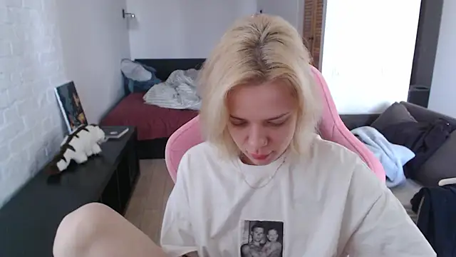 TenderChloe online show from April 2026 09:27:01 AM