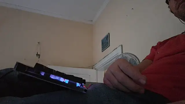 Sueliton2 online show from April 2026 07:04:02 PM