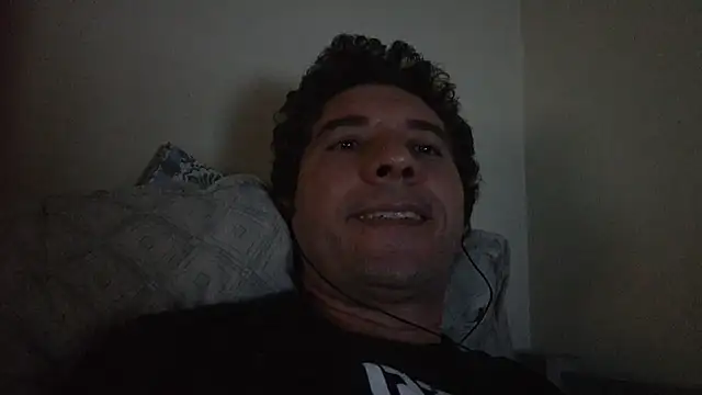 Sueliton2 online show from April 2026 09:10:02 PM