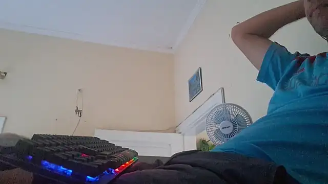 Sueliton2 online show from April 2026 08:26:02 PM