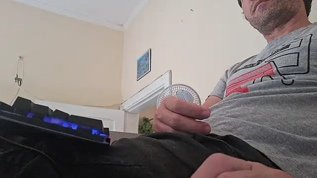 Sueliton2 online show from April 2026 11:06:02 AM