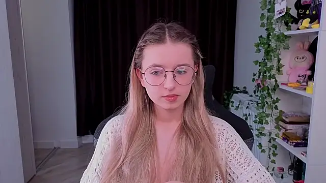aviaveavii online show from May 2026 04:55:02 PM