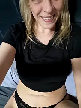 Foxyflame28 online show from March 2026 07:35:01 PM