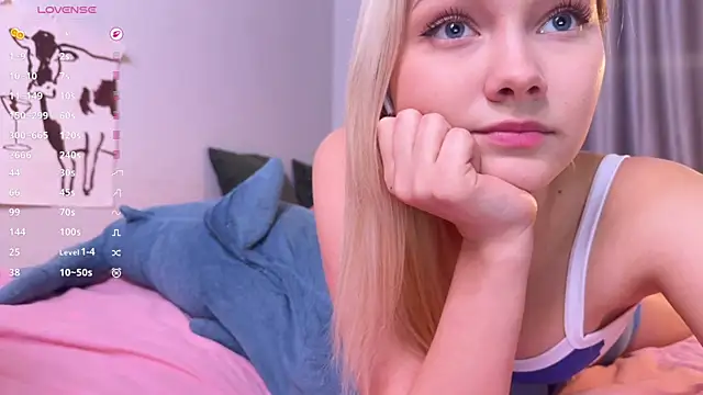 Snapshot of Dallass_ss chatting on April 2026 04:48:02 PM Dallass ss online show from April 2026 04:48:02 PM