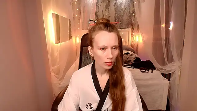 NicoleMiless online show from April 2026 12:32:02 PM