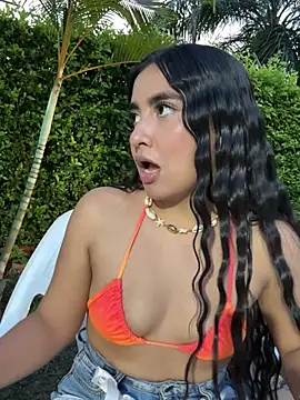 HaileyBiieber online show from April 2026 11:19:01 PM