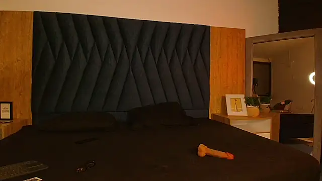 MeganEvanss   online show from May 2026 02:15:01 AM