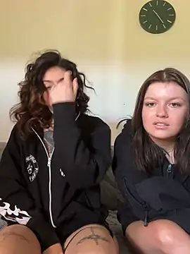 Snapshot of milou_xtx chatting on April 2026 10:17:02 AM milou xtx online show from April 2026 10:17:02 AM