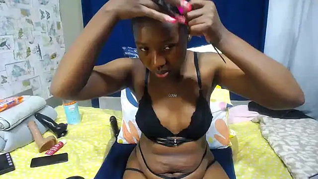 Candylips22 online show from June 2026 07:47:01 AM
