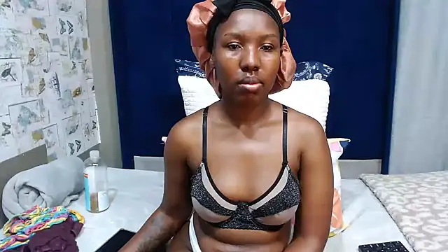 Candylips22 online show from August 2026 06:25:02 PM