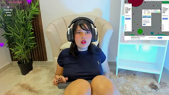 mia jonnes18 online show from March 2026 05:36:02 PM